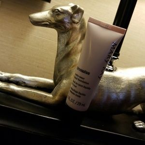 Mary Kay matte-wear timewise foundation beige 1